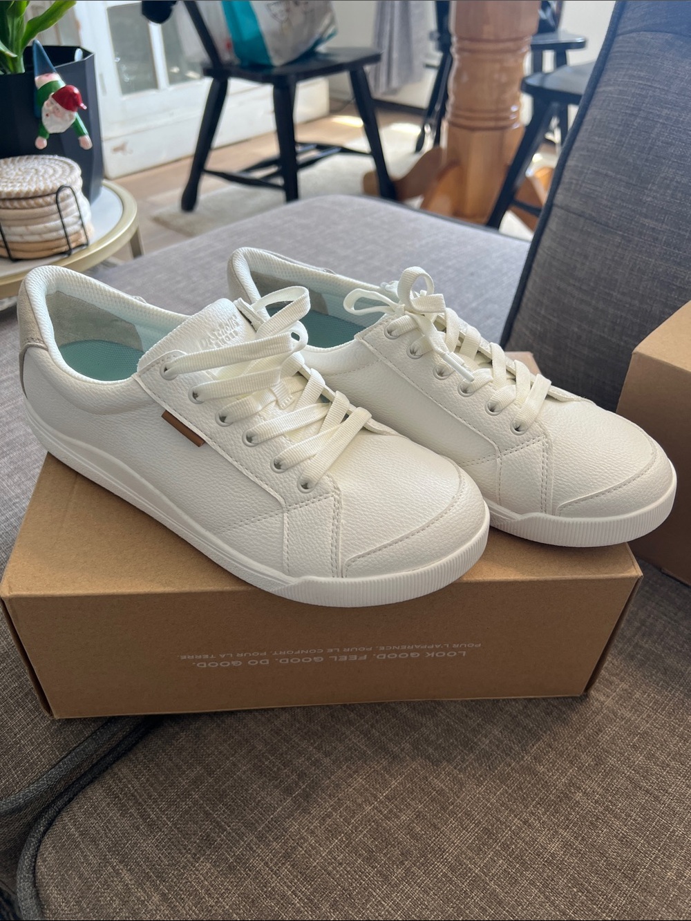 Dr. Scholl's Be Bright White Low-Top Lace-Up Sneakers